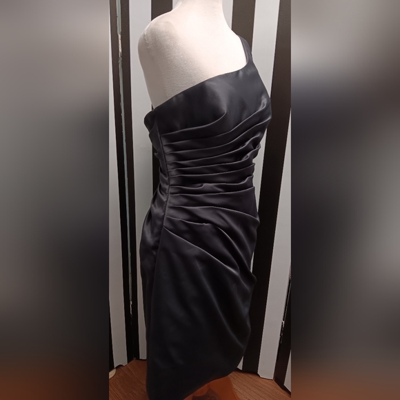 Gray One-Shoulder Dress - Picture 4 of 11